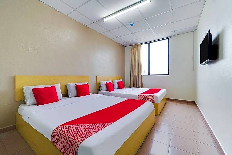 OYO 89461 CP Hotel