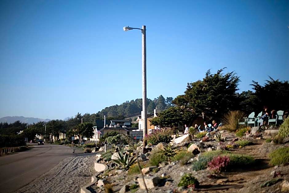 Cambria Shores Inn