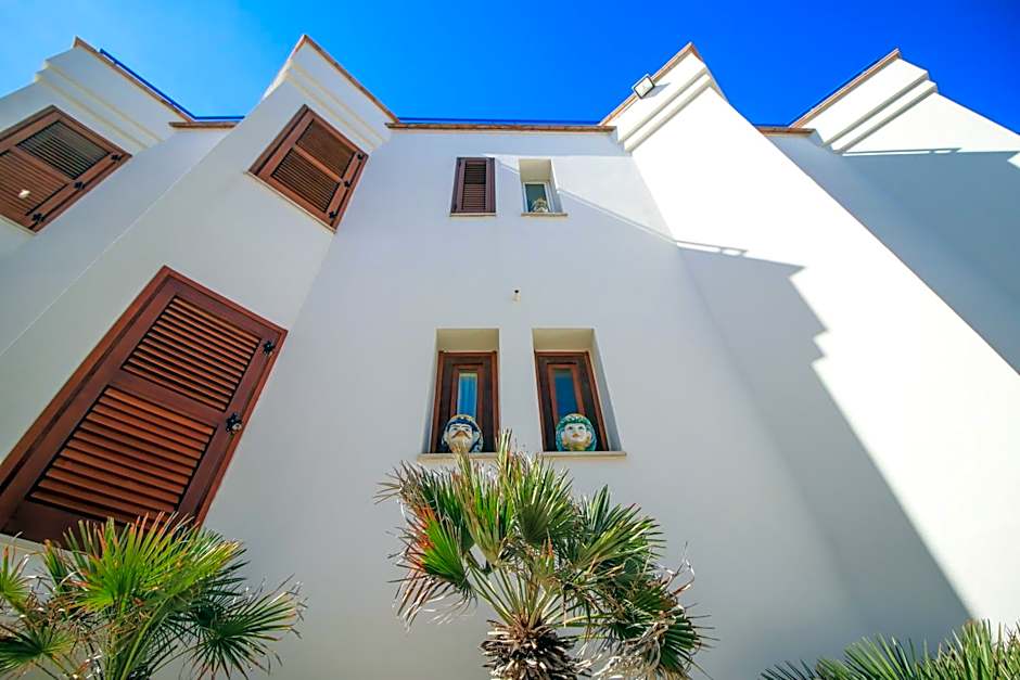 Hotel Il Faro Della Guitgia Tommasino