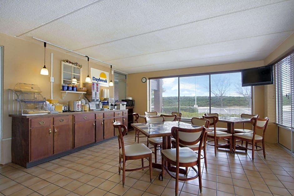 Days Inn by Wyndham Seneca-Clemson