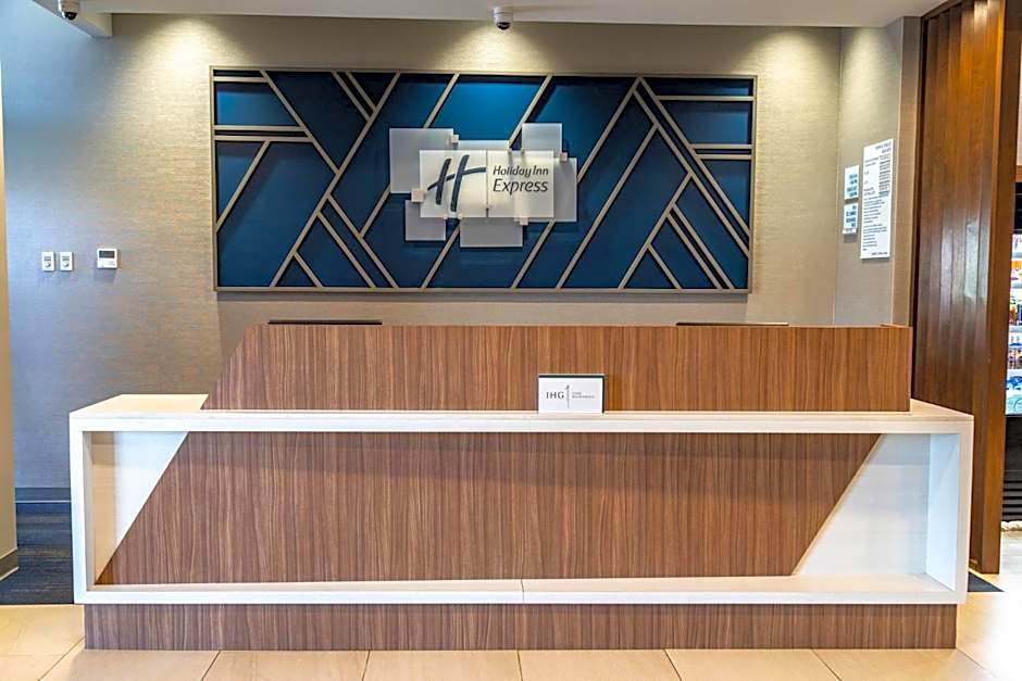 Holiday Inn Express And Suites Ensenada Centro By IHG