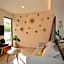 Frida's Artsy Condo with own mural, outdoor tub & rooftop pool