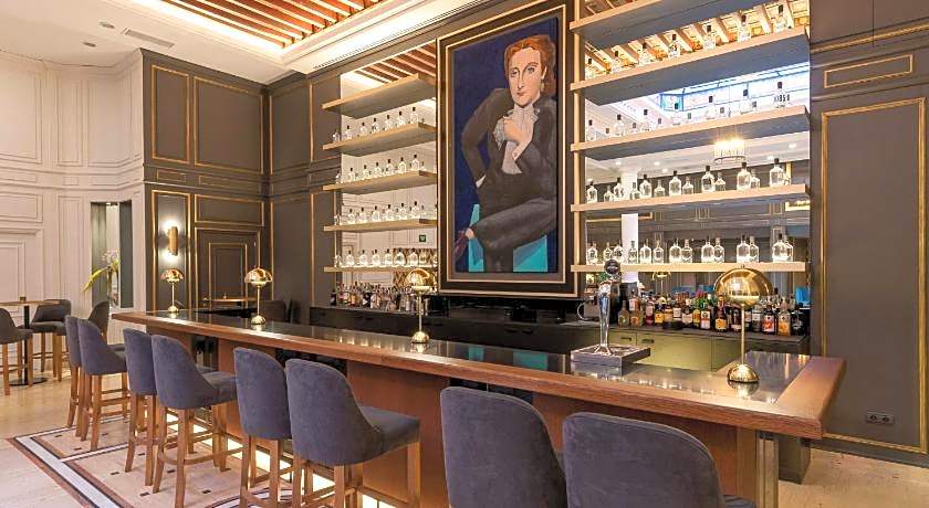 Eugenia de Montijo, Autograph Collection by Marriott