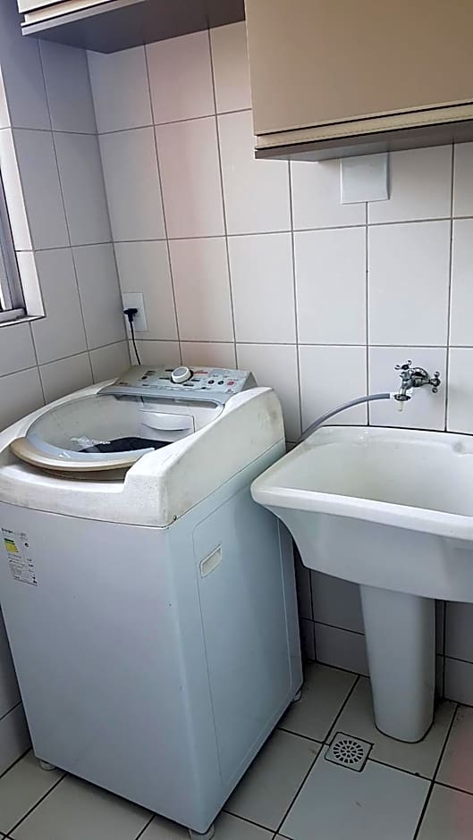 Apartamento TOP CLIMATIZADO em CRICIÚMA-SC - ótimo CUSTO-BENEFÍCIO - Cozinha completa - Cama Box - WiFI - Smart TV - Apps YouTube - NetFlix - Prime Vídeo - Garagem coberta - Portaria Digital 24h - Lugar sossegado e arborizado - Acomoda até 5 pessoas