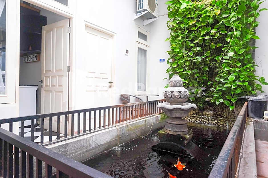 Just 11 Boutique Syariah Mitra RedDoorz near UGM Yogyakarta