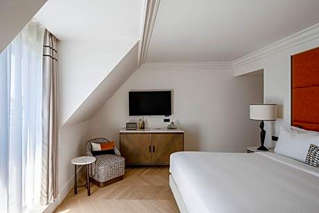 Comfort Room, 1 Queen Bed