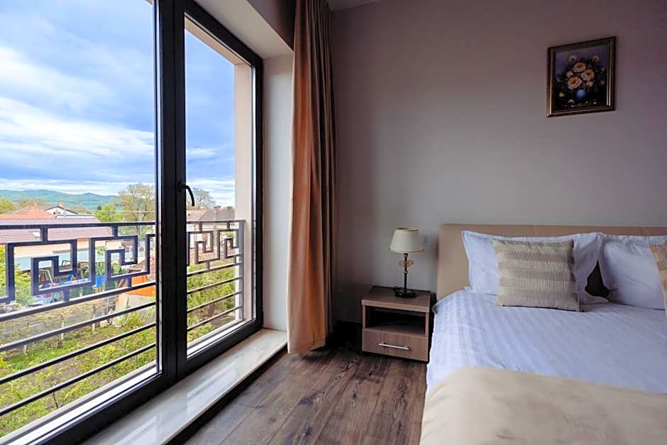 Aparthotel Punct pe i