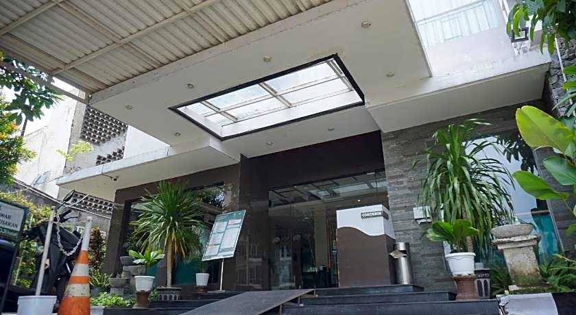 Loji Hotel