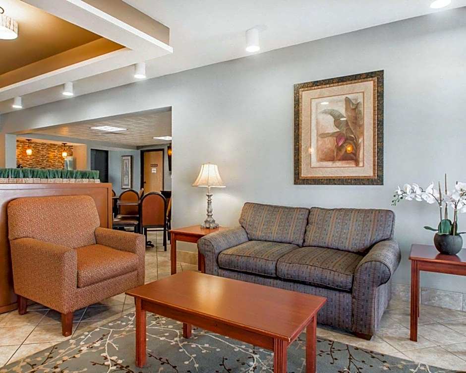 Quality Inn US65 & E Battlefield Rd Springfield