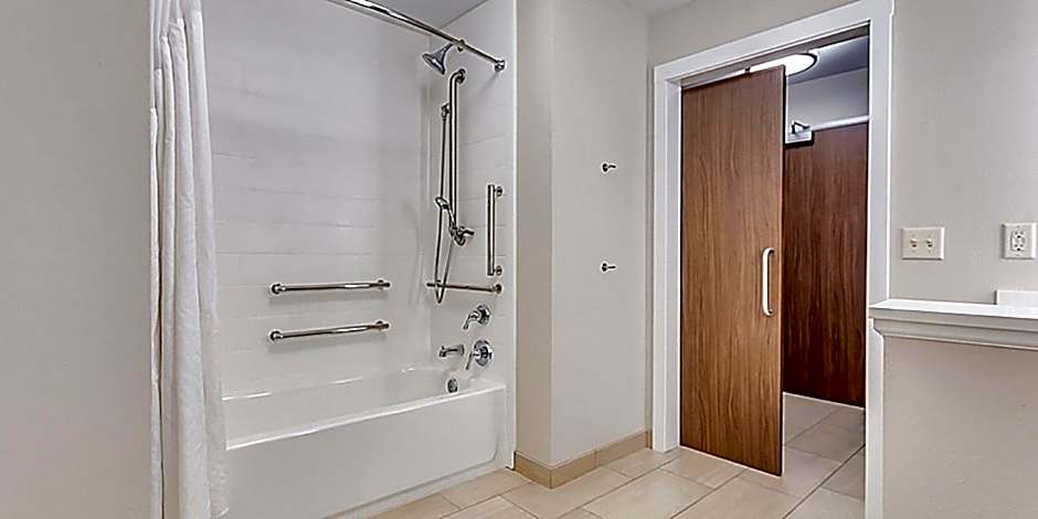 Holiday Inn Express And Suites Brighton By IHG