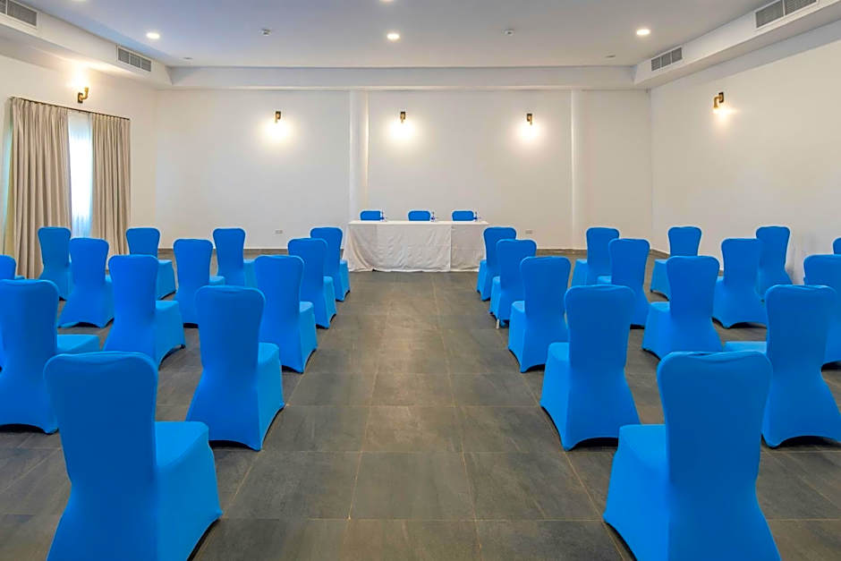 Le Mersenne Zanzibar, Autograph Collection