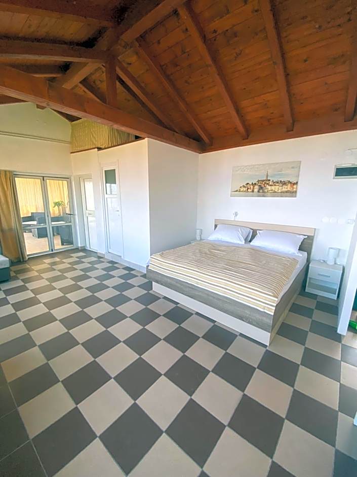 Villa Salyna