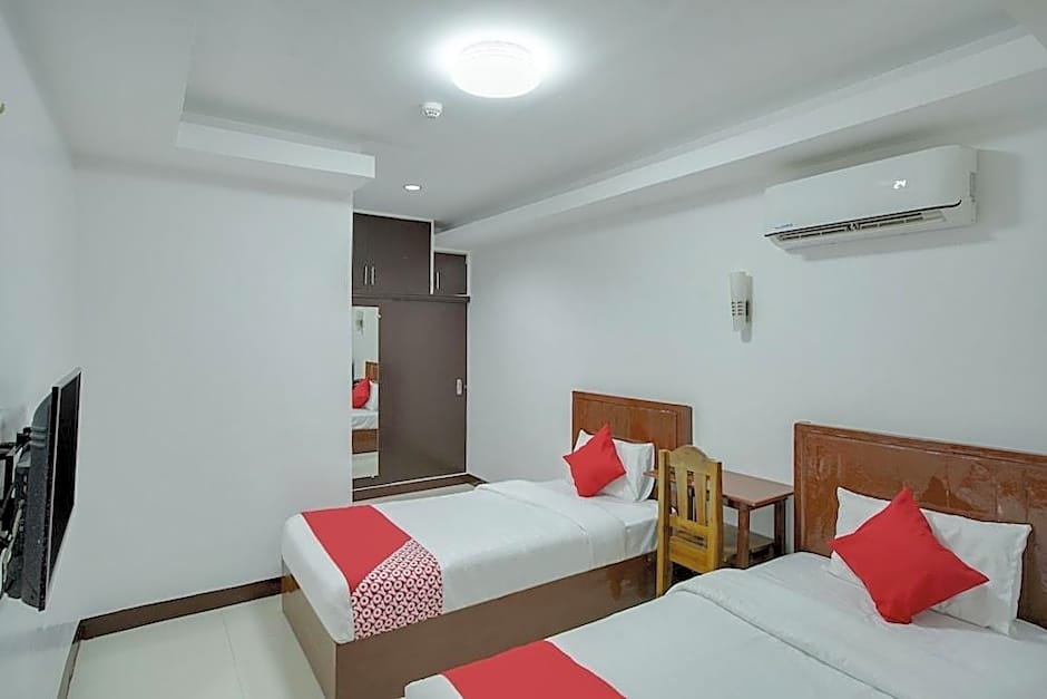 OYO 459 Offshore Hotel