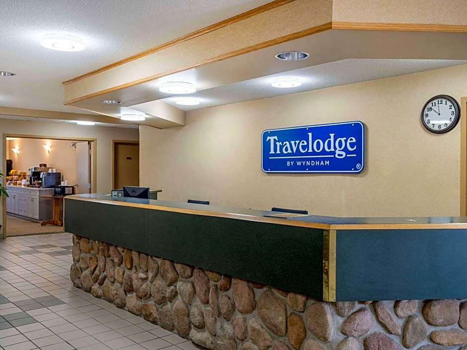 Travelodge by Wyndham Lacombe