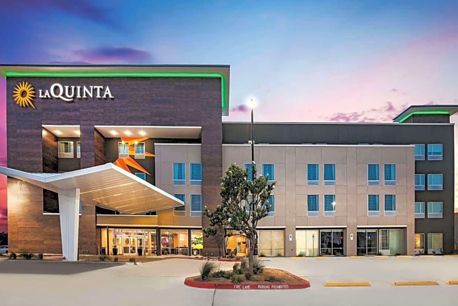 La Quinta Inn & Suites by Wyndham McAllen La Plaza Mall