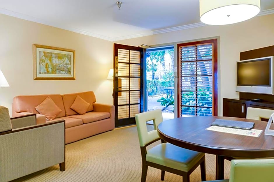 Buena Park Grand Hotel & Suites