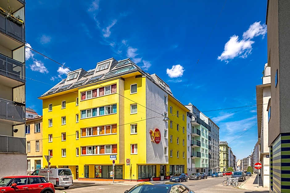 A&T Hotel & Hostel