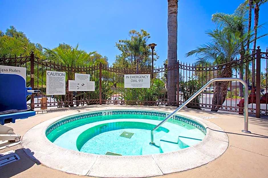 Holiday Inn Express Hotel & Suites San Diego-Escondido By IHG