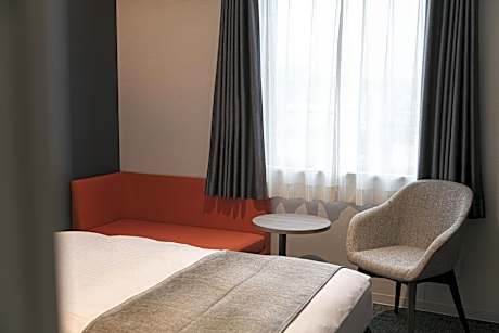 Twin Room with Private Bathroom