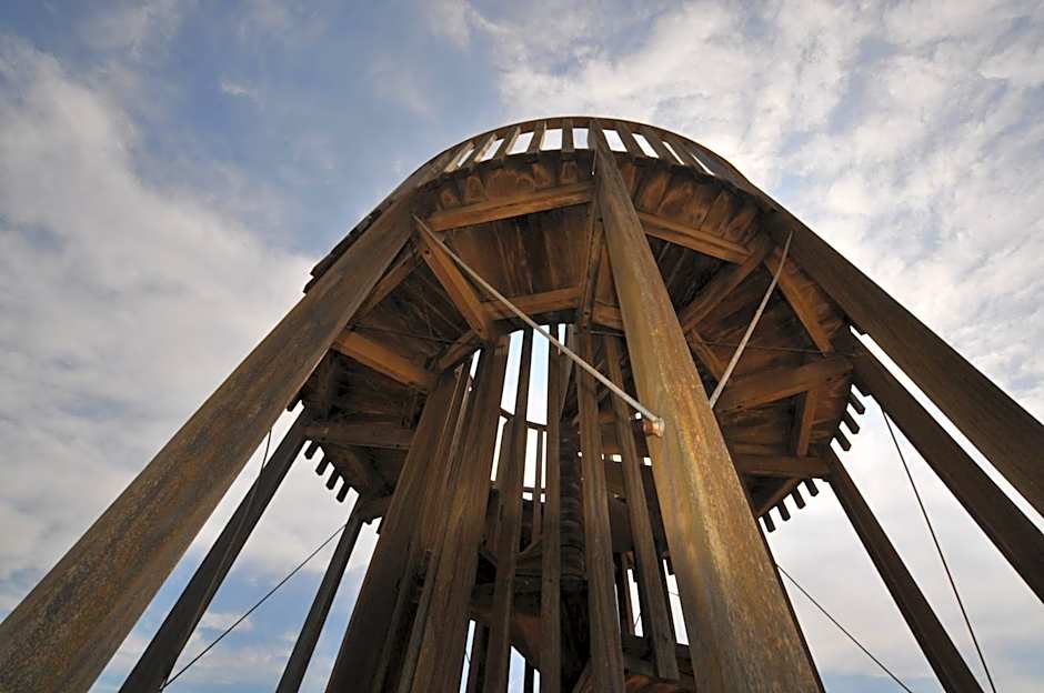 Airhostel Barcelona Airport 24h