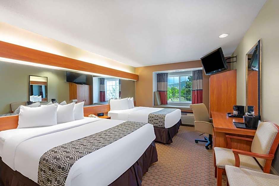 Microtel Inn & Suites by Wyndham Raton