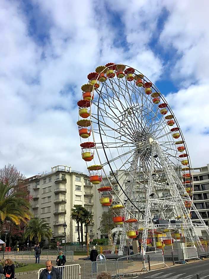 Hôtel Bosquet Pau Centre - Self Check In Budget Hotel