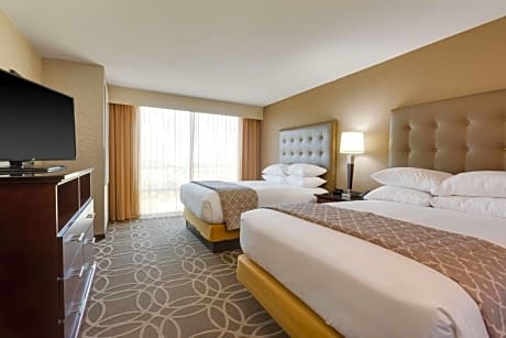 Queen Suite with Two Queen Beds