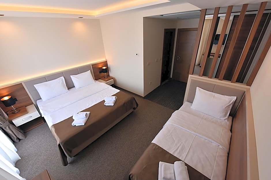 Hotel Lazaro