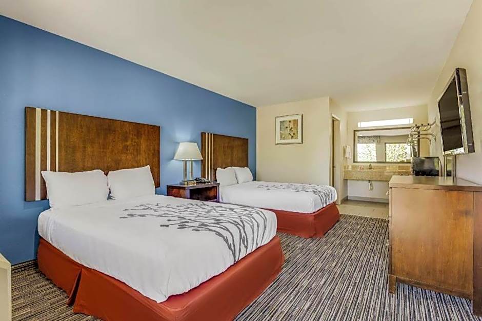 Econo Lodge Inn & Suites Enid South