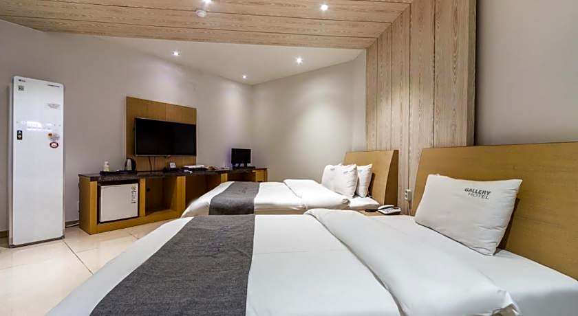 Gallery Hotel