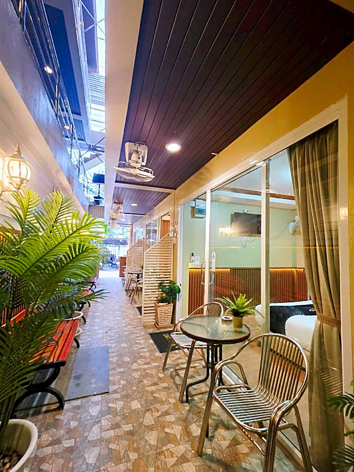 Chilli Hotel & Restaurant