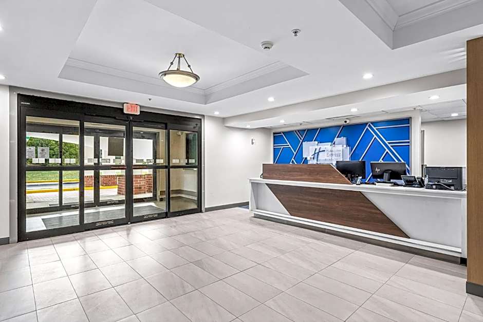 Holiday Inn Express Carneys Point New Jersey Turnpike Exit 1 By IHG