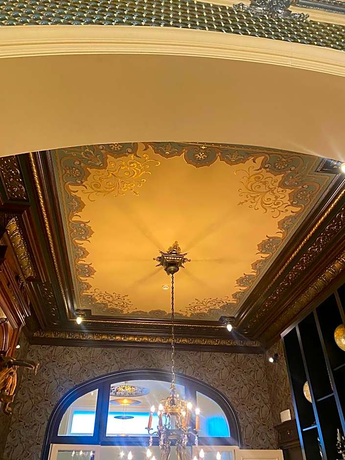 The Museum - Au Lit, Jérôme!