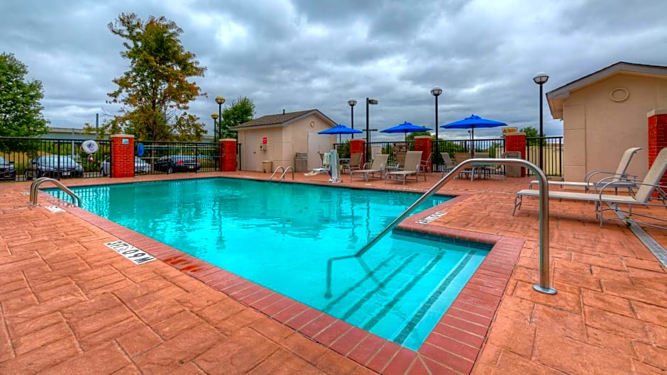 Holiday Inn Express Hotel & Suites Memphis Southwind By IHG