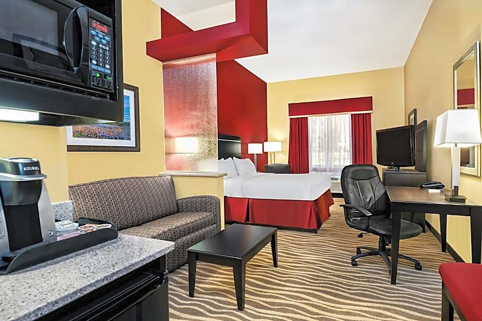 Holiday Inn Express & Suites Cotulla By IHG