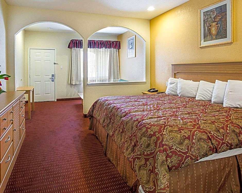 Scottish Inn & Suites IAH West