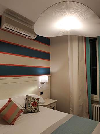 Standard Double Queen Room