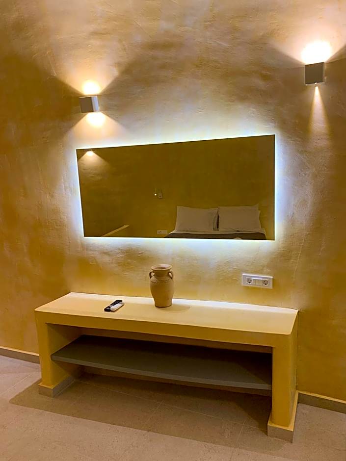 M Residence Santorini Conelia Cave