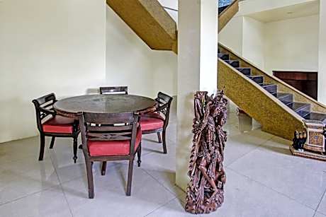 OYO 91739 Ayu Bypass MansionNearBundaran Gerung