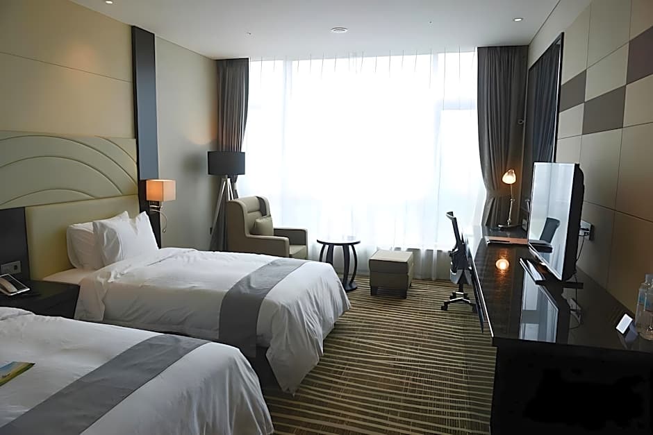 I Square Hotel