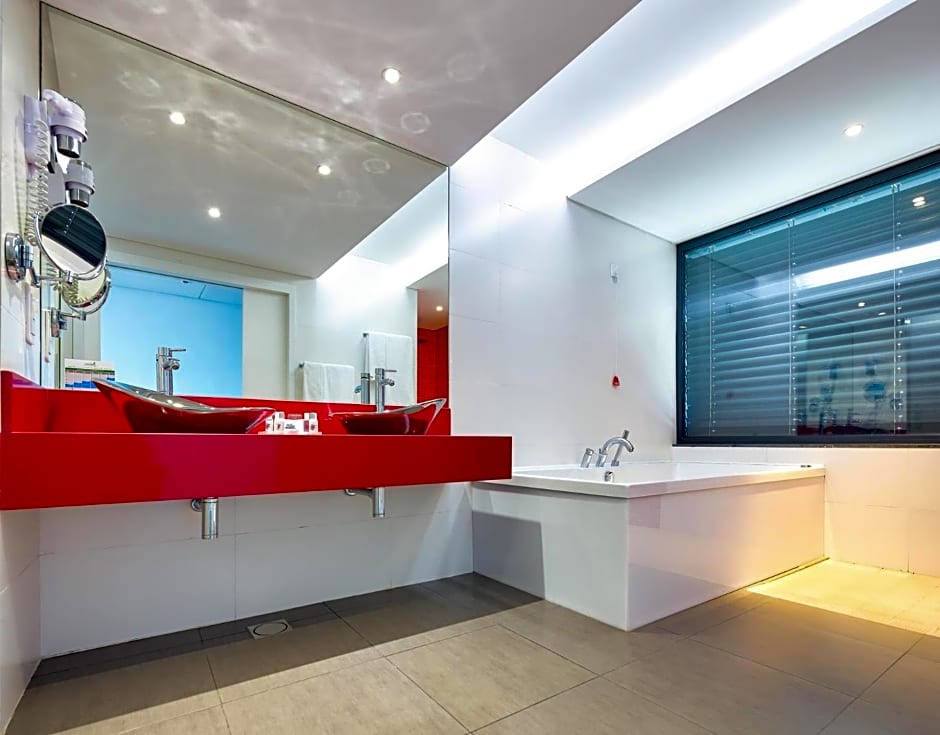  The Views Monumental Lido