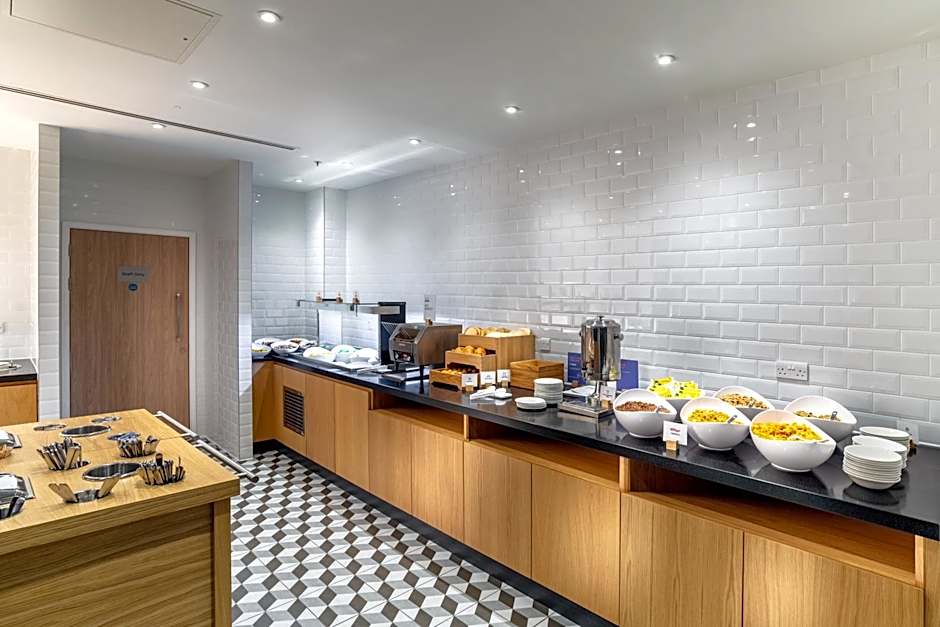 Holiday Inn Express - London Heathrow T4 By IHG