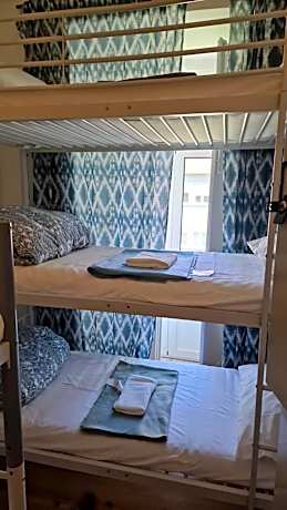 Bunk Bed in Mixed Dormitory Room