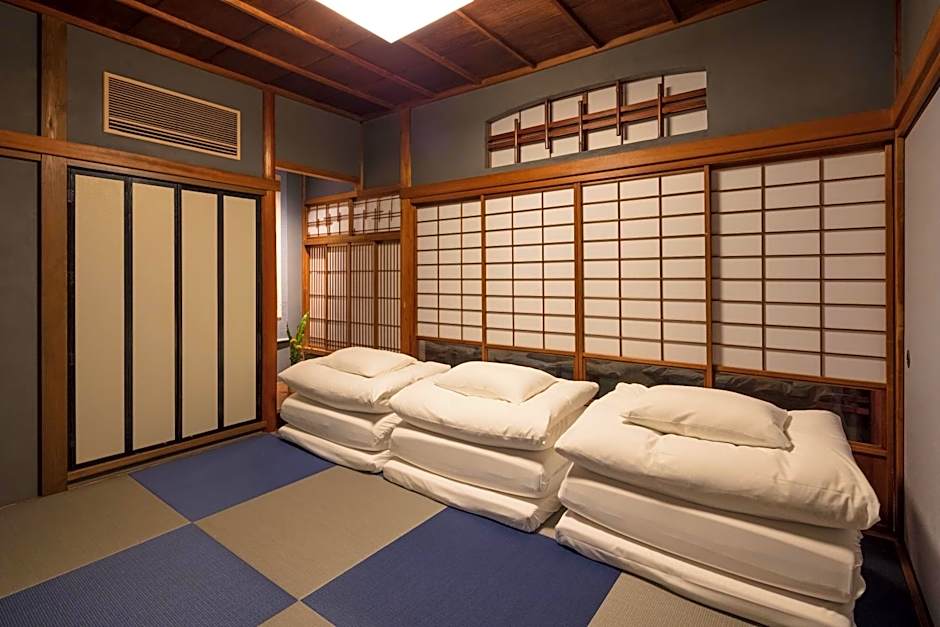 Hikoso-machi Gin no Ma