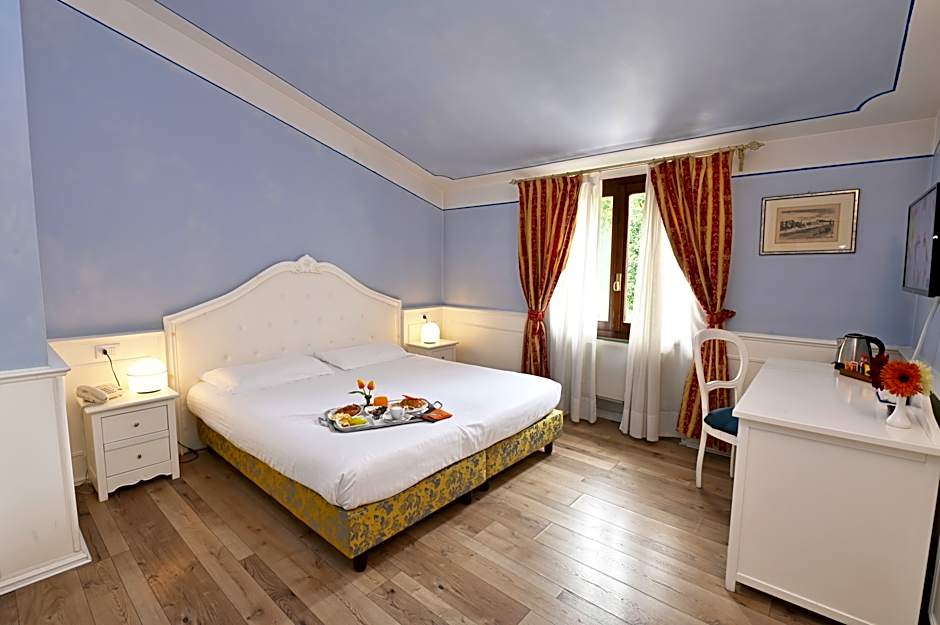 Photo 1 of 5 of Deluxe 1 Double Bed or 2 Beds