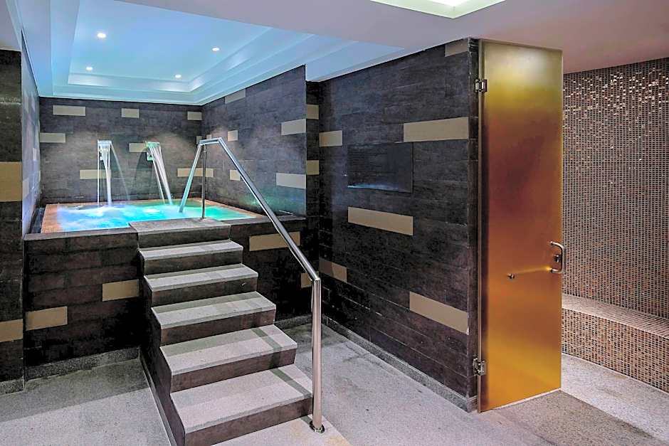 Le Meridien Dhaka