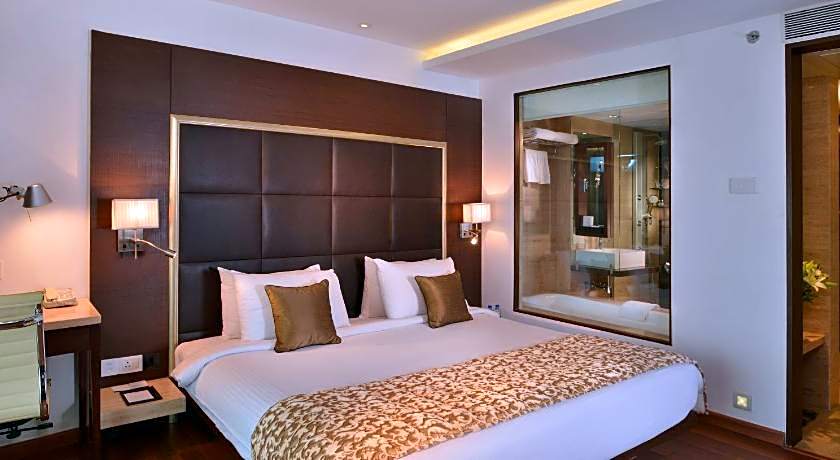 Majestic Court Sarovar Portico