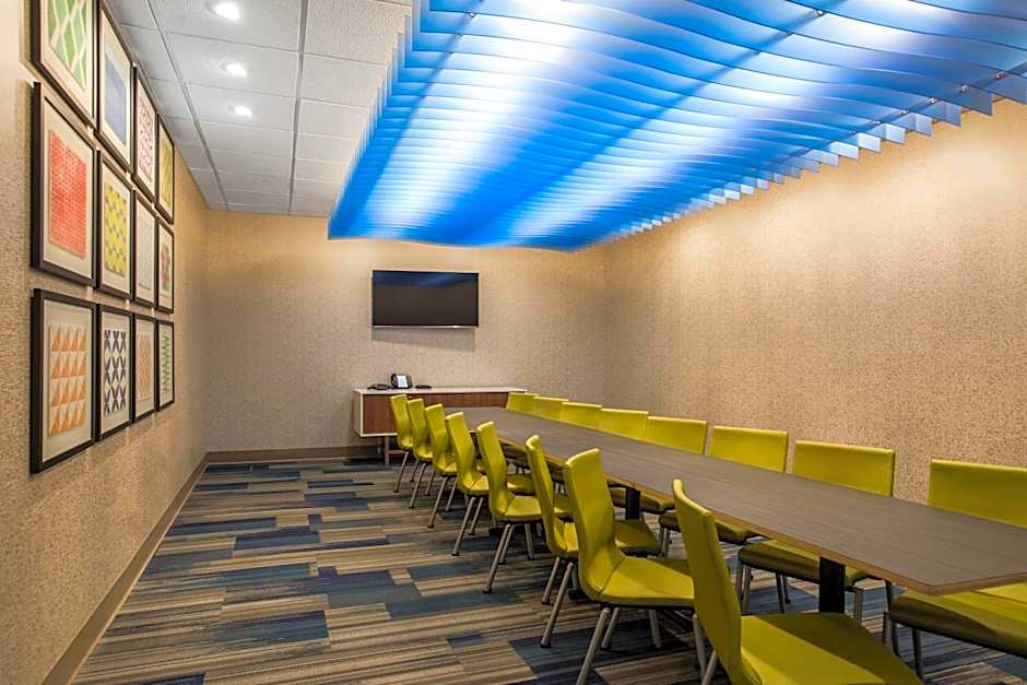 Holiday Inn Express & Suites Ludington By IHG