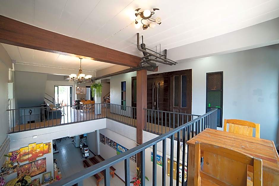 OYO 465 Krung Kao Traveller Lodge