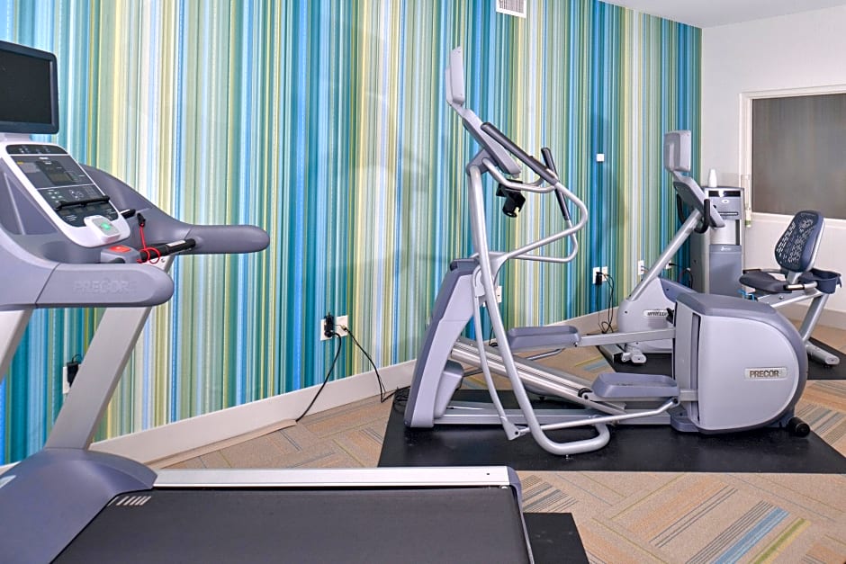 Holiday Inn Express Hotel and Suites Stevens Point, an IHG Hotel